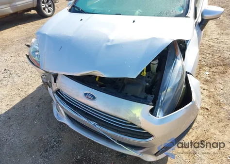 2019 Ford Fiesta Se z USA, uszkodzony, nr VIN 3FADP4BJ8KM116417